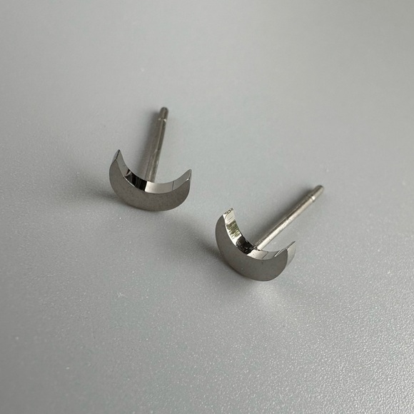 Titanium Crescent Moon Ear Studs - Picture 7 of 7